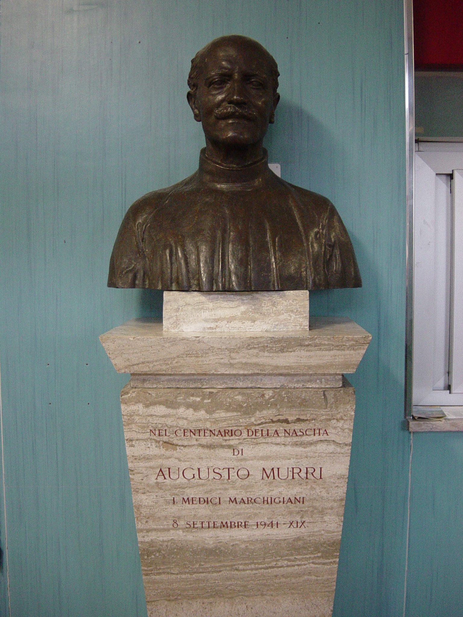 Augusto Murri s bust.JPG